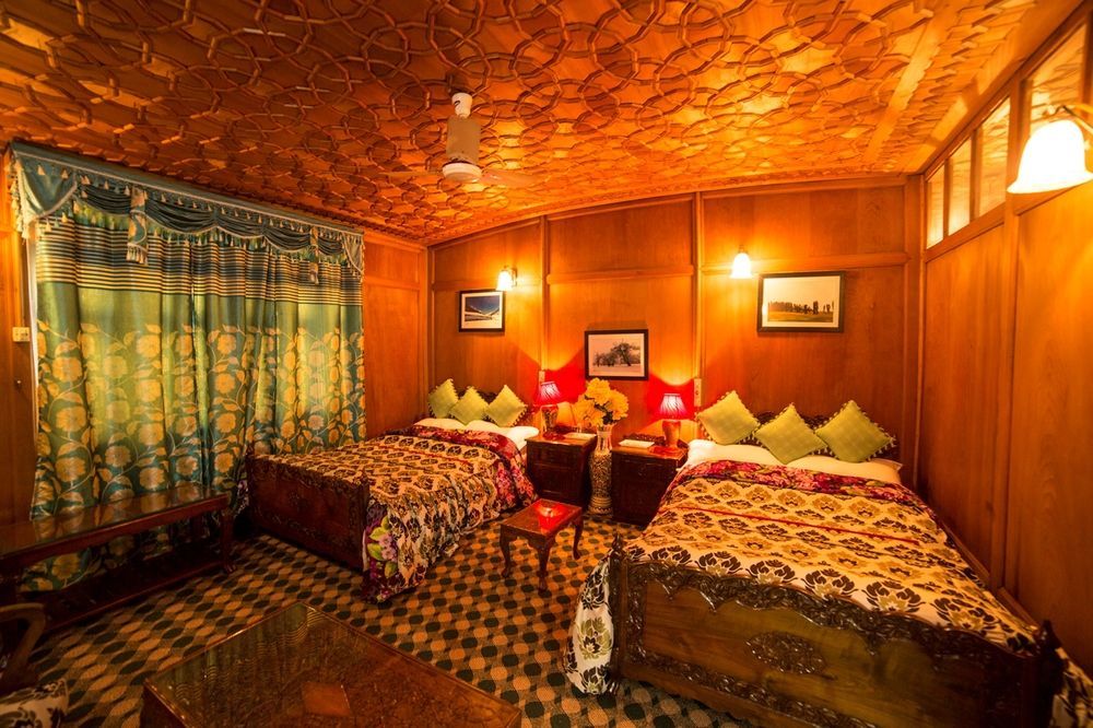 Aziz Palace Group Of Houseboats Srinagar  Exterior photo